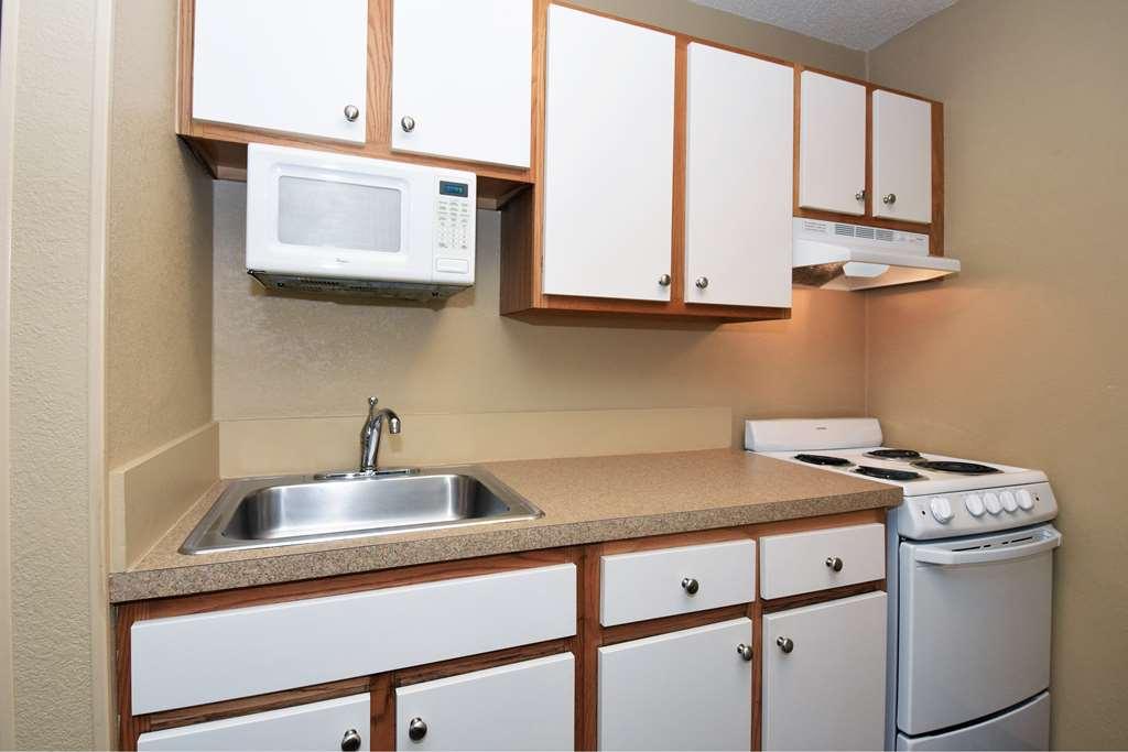 Extended Stay America Suites - Dallas - Plano Parkway - Medical Center Room photo